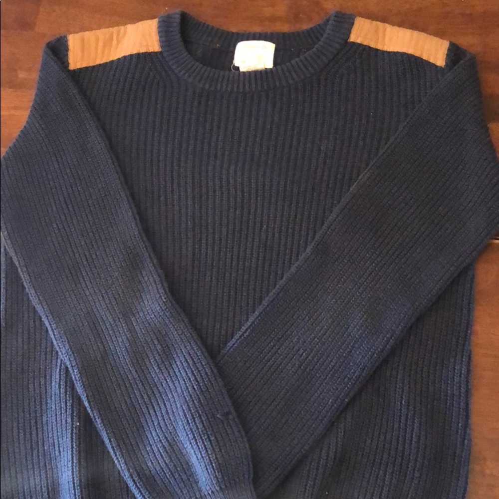 Pullover sweater